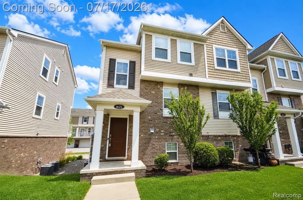 4625 Bradley Circle — photo