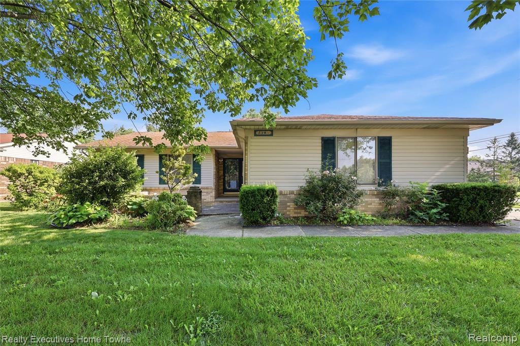 5281 Shruboak Drive — photo