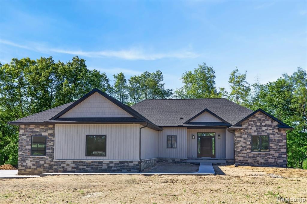 5005 Metamora Ridge — photo