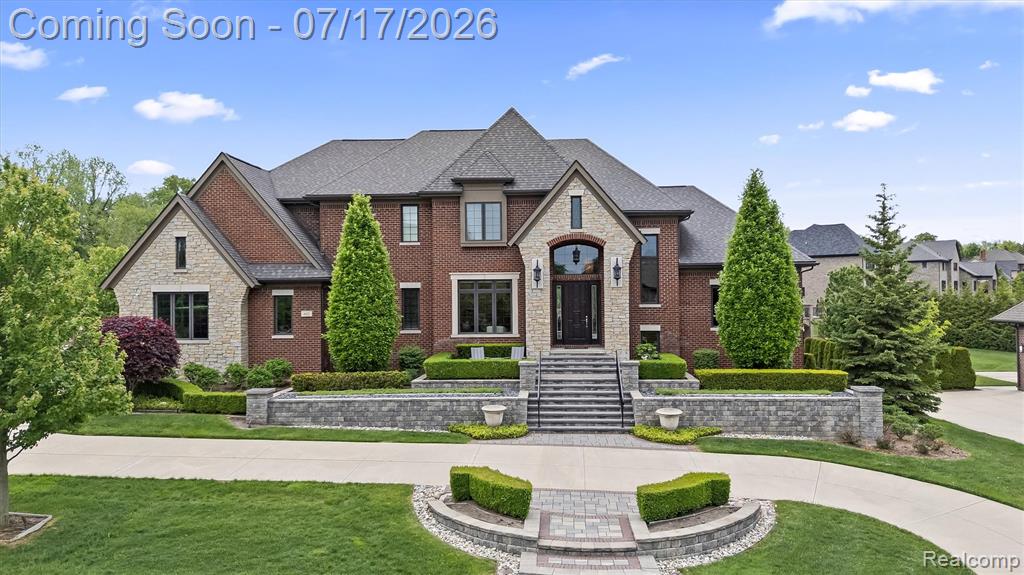 602 Wellington Circle — photo