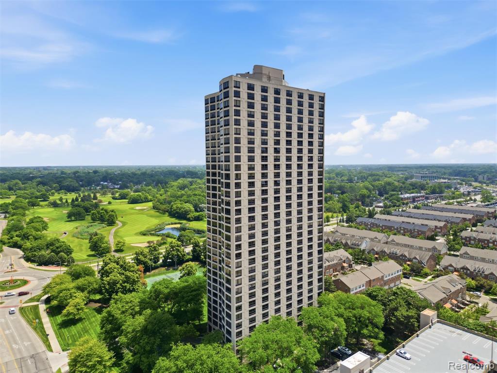 5000 Town Center 1806 — photo