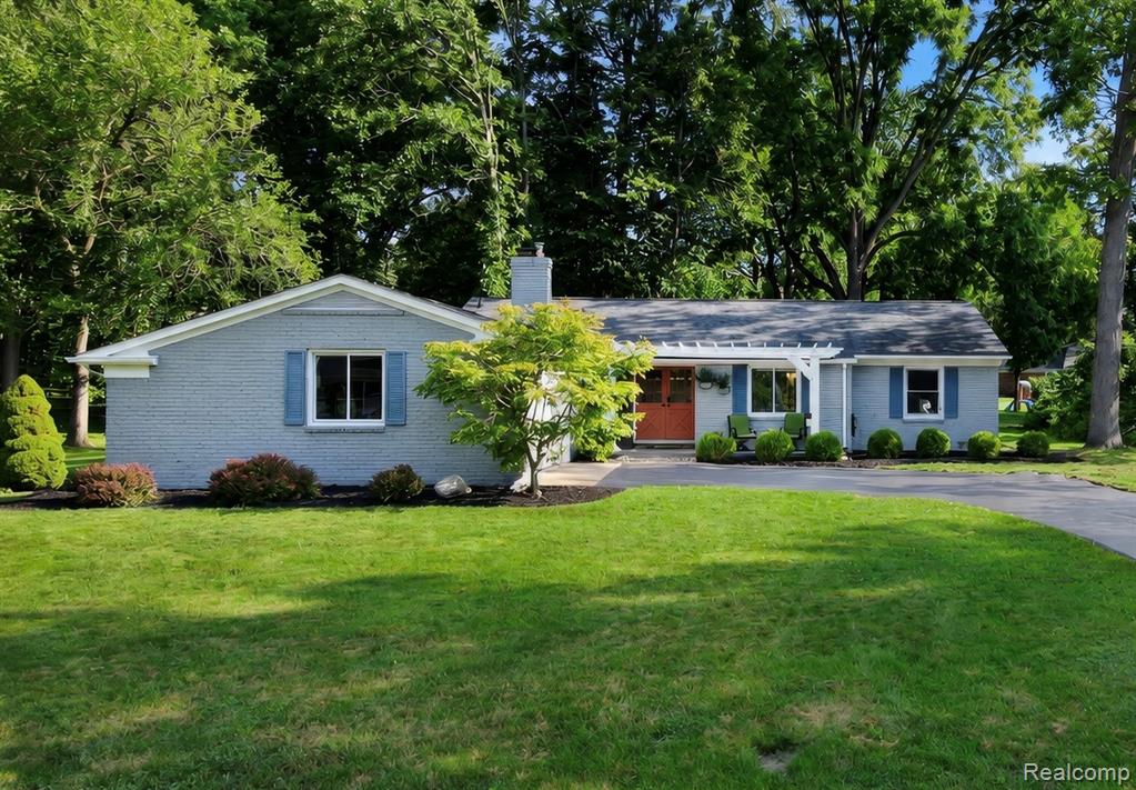 337 Beechview Drive, Rochester, MI 48306