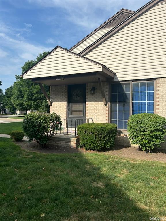 35138 N Bay Circle — photo
