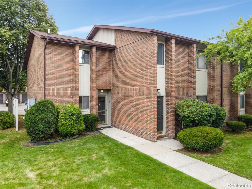 33587 Pondview Circle 114 — photo