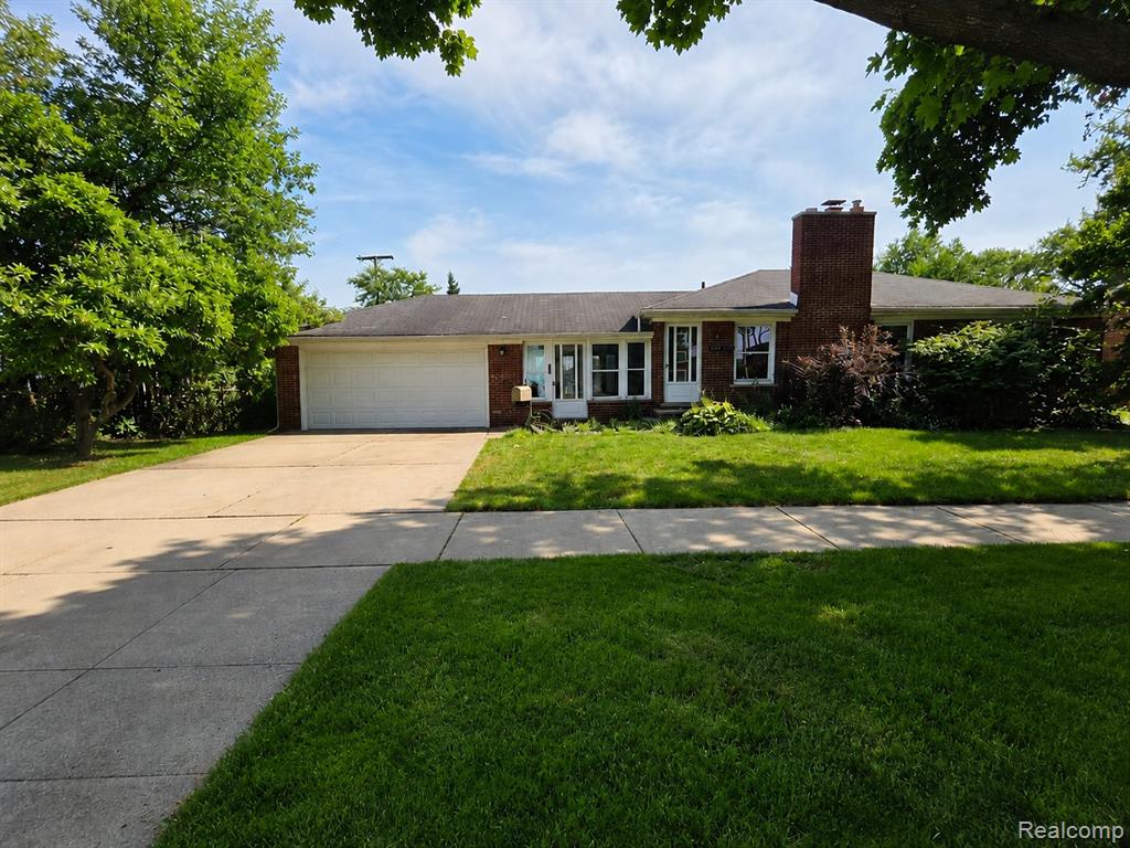 21210 E 10 Mile Road — photo