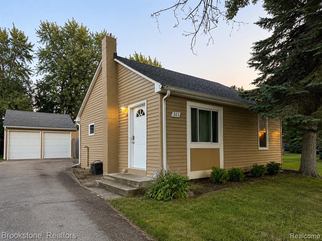 311 W Grand Traverse Street — photo
