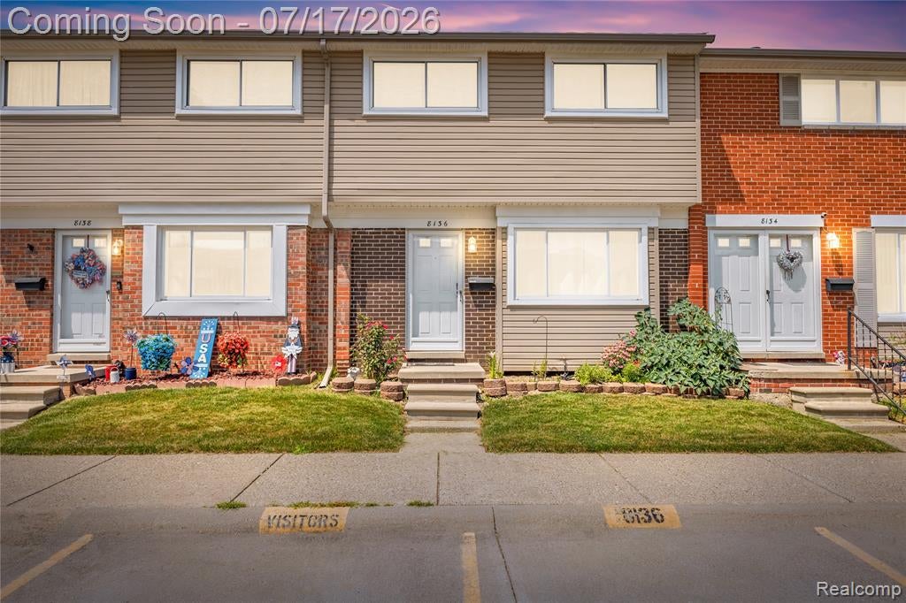 8136 Busko — photo