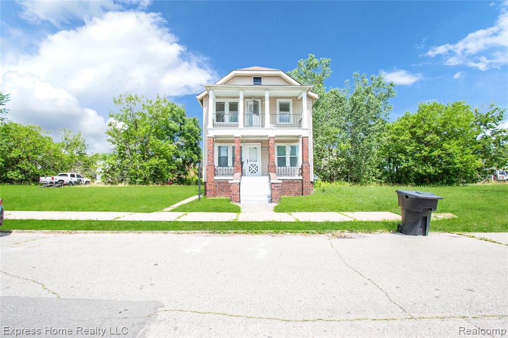 13484 Maine Street — photo