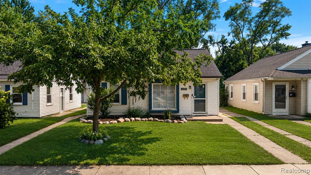 2042 Browning Street — photo