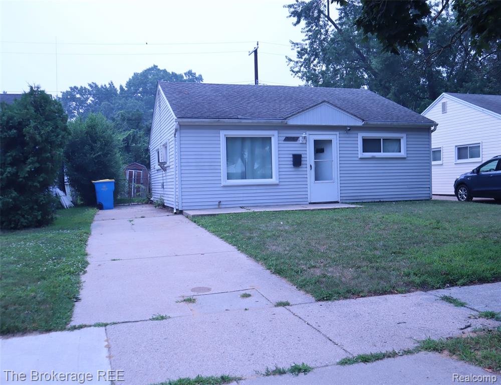 34861 John Street — photo