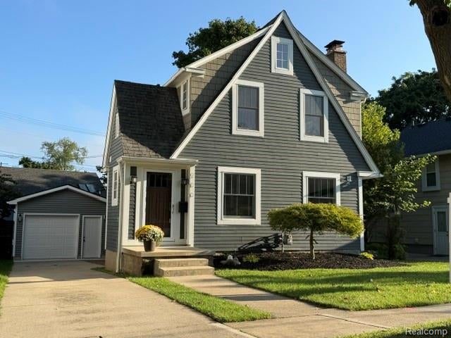200 W Hoover Avenue — photo