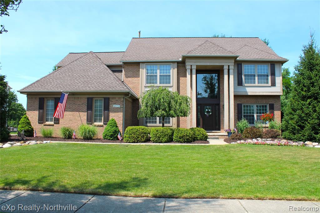 48172 Royal Pointe Drive — photo