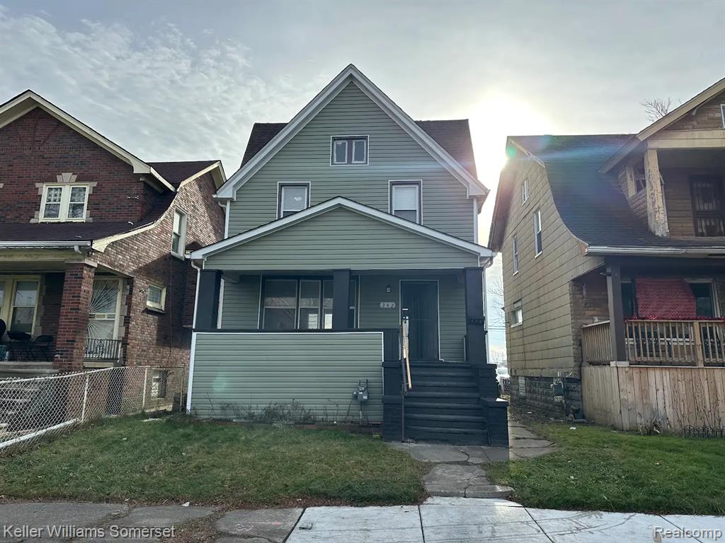 242 Ferris Street — photo