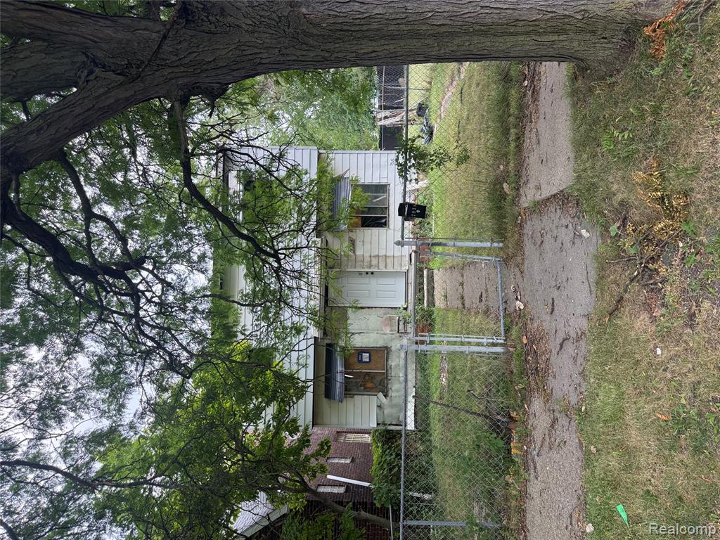 7934 Frontenac Street — photo