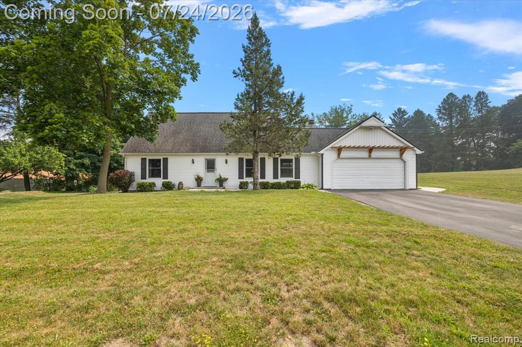 3365 Maybee Road — photo