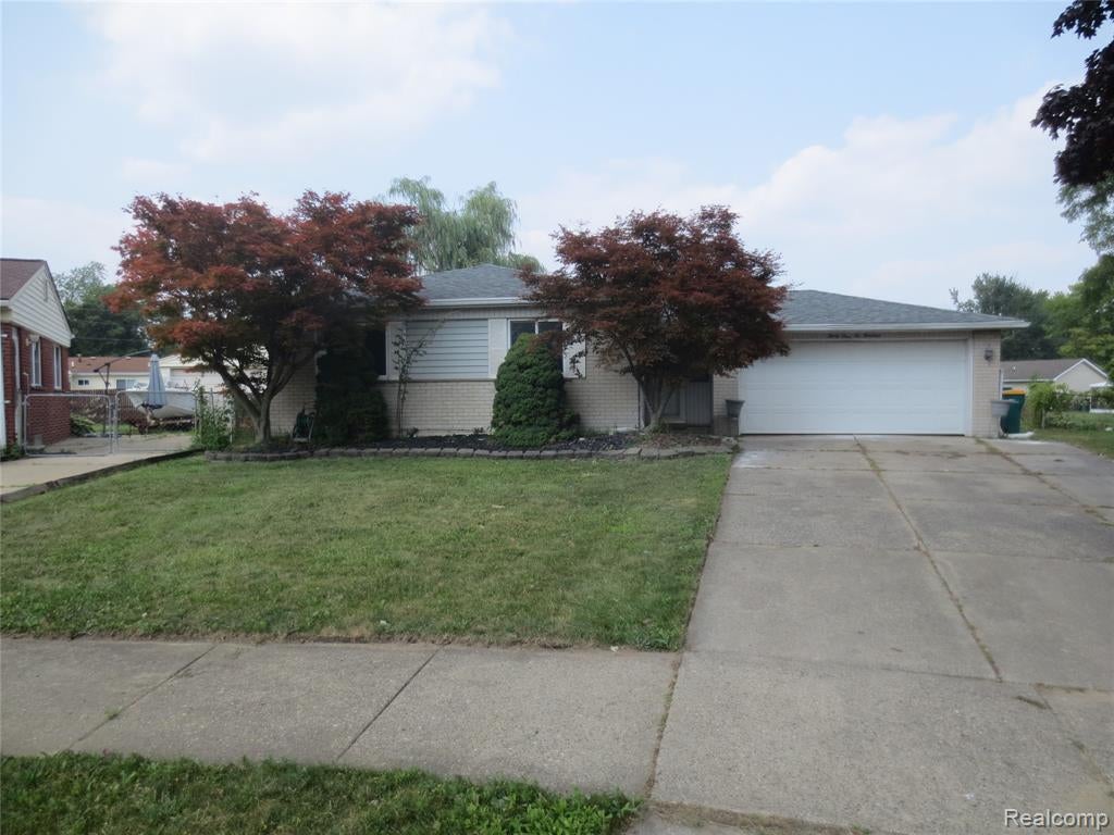 34600 Michelle Drive — photo