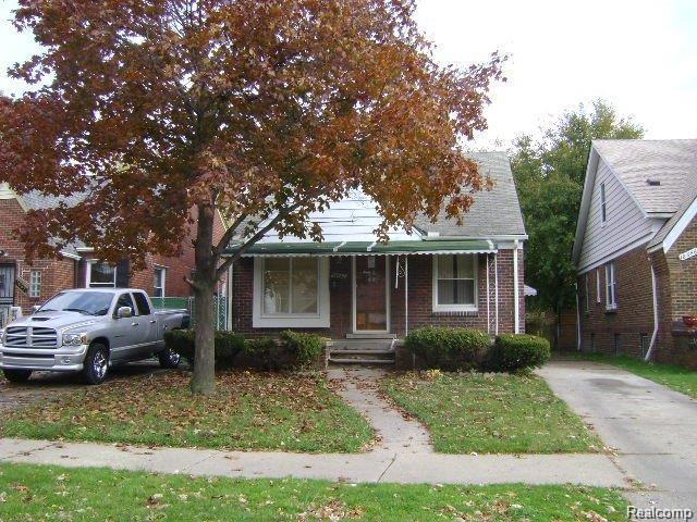 18652 Waltham Street — photo