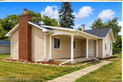 7398 N Genesee Road — photo