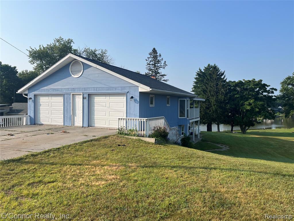 2929 N River Road — photo
