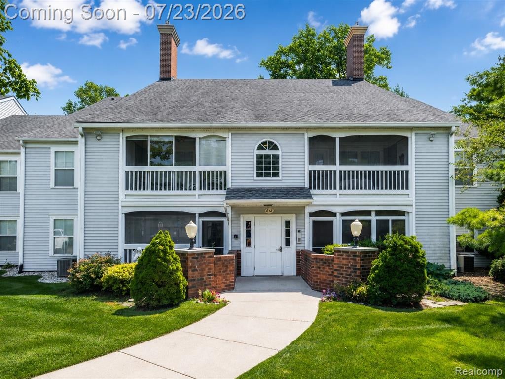 618 Curzon Court 203 — photo