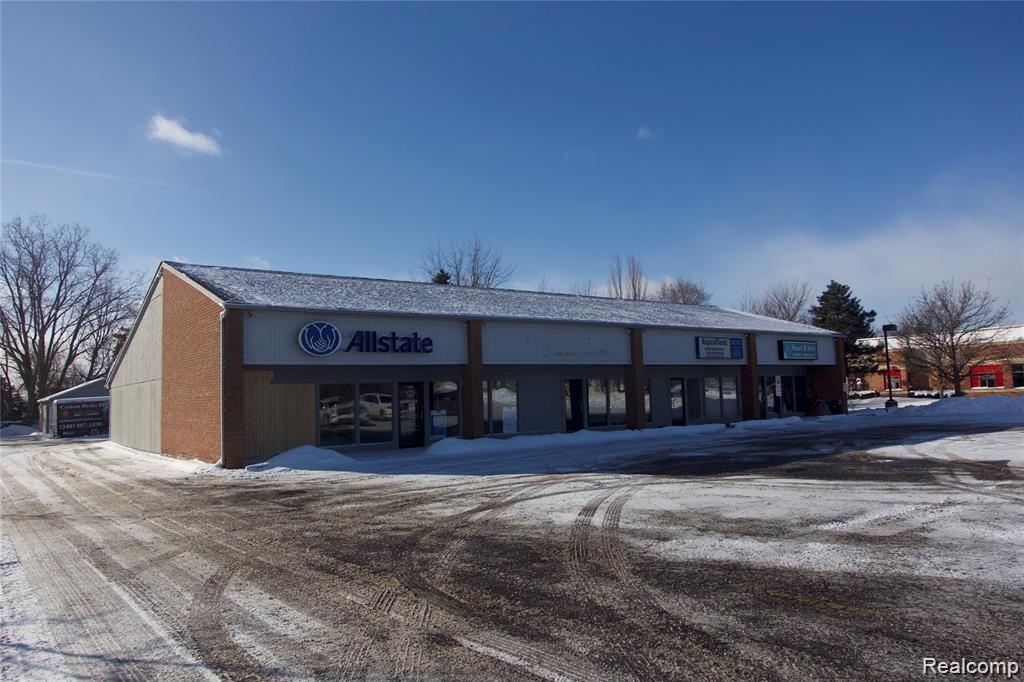 9155 Highland Road — photo