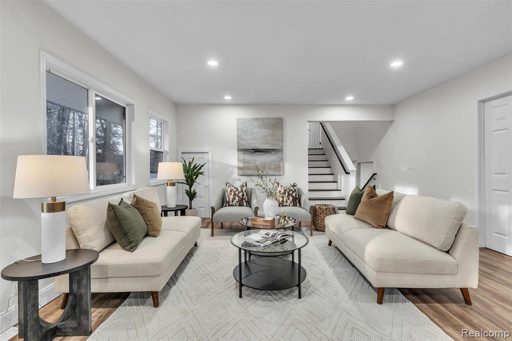 8165 Leonard Drive — photo