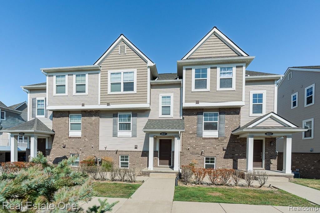 4637 Bradley Circle — photo