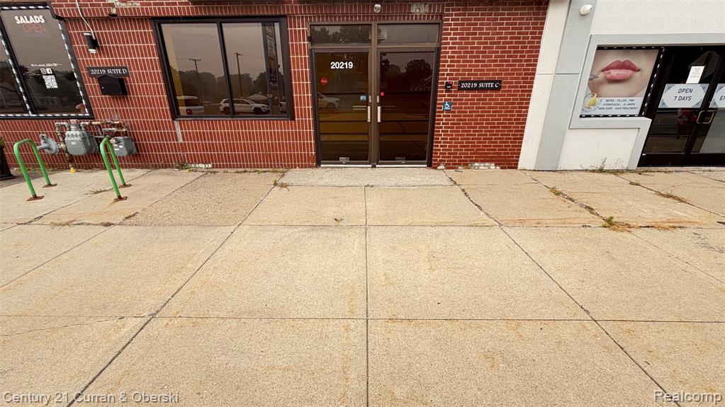 20219 Carlysle Street — photo