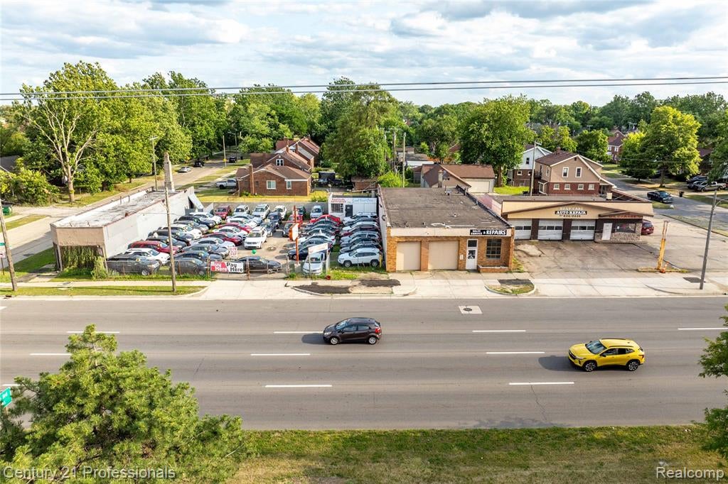 1790 E 8 Mile Road — photo