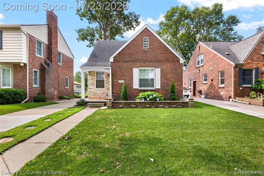 23035 Marlboro Street — photo