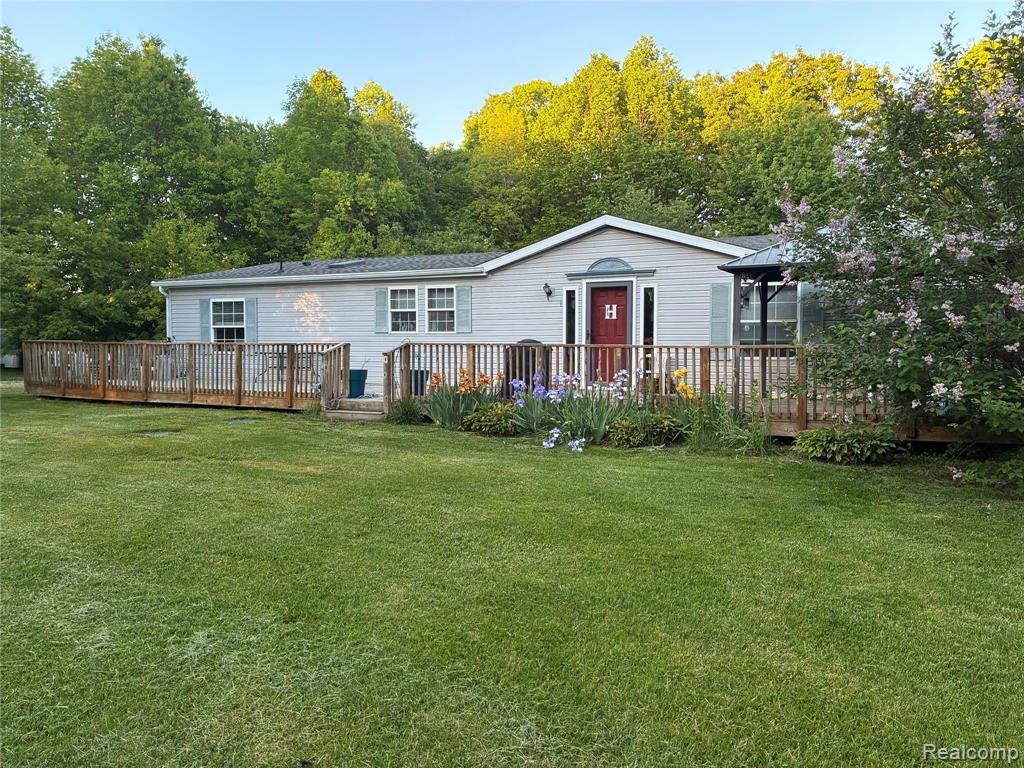 9386 Henderson Road — photo