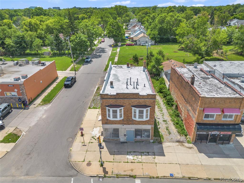 19403 W Warren Avenue — photo