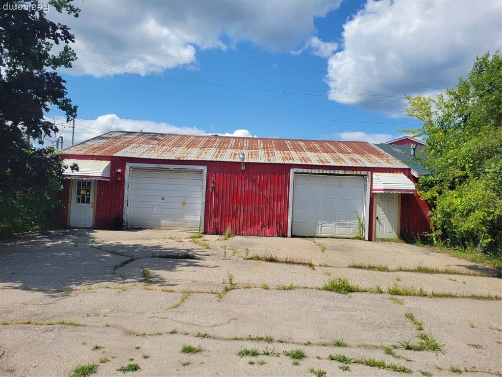 1142 N Center Road — photo