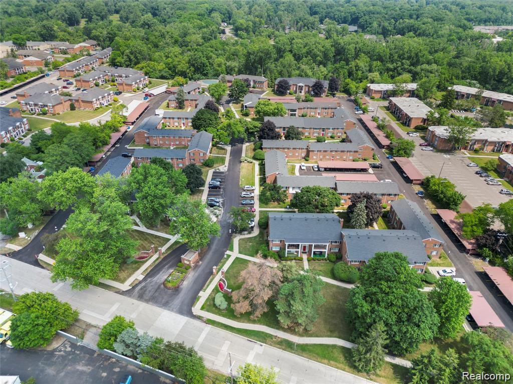 25307 Shiawassee Circle 202 — photo
