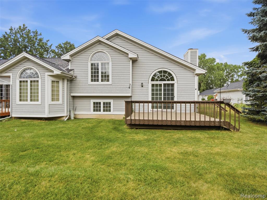 6346 Squire Lake Drive — photo