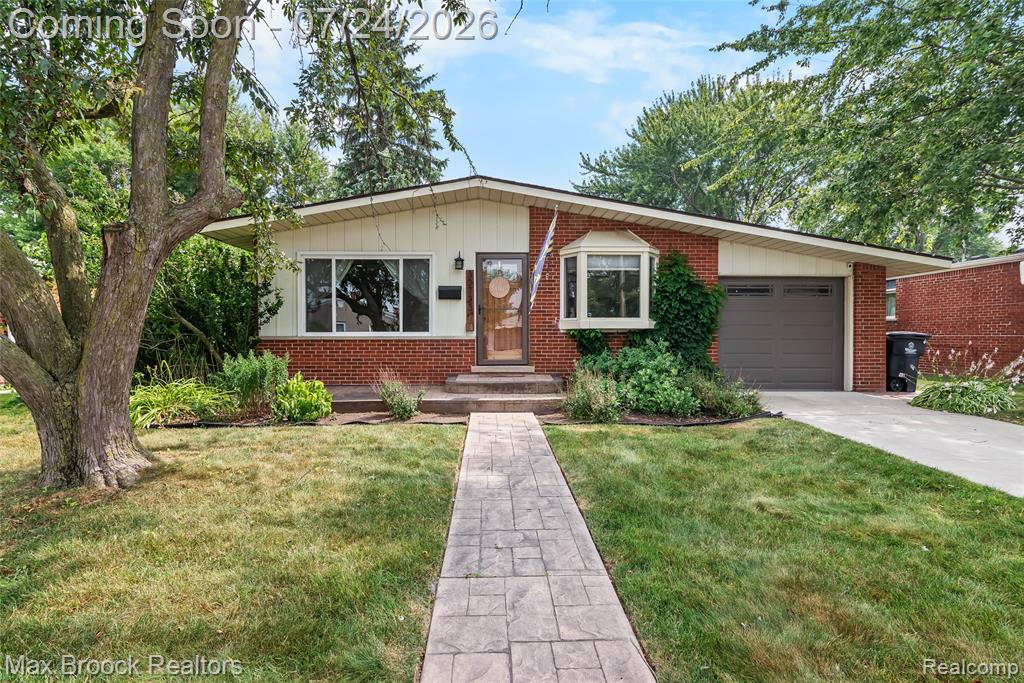 30723 Lonnie Boulevard — photo