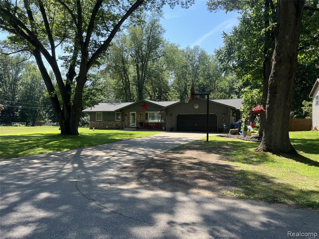 1439 Ivanhoe Road — photo