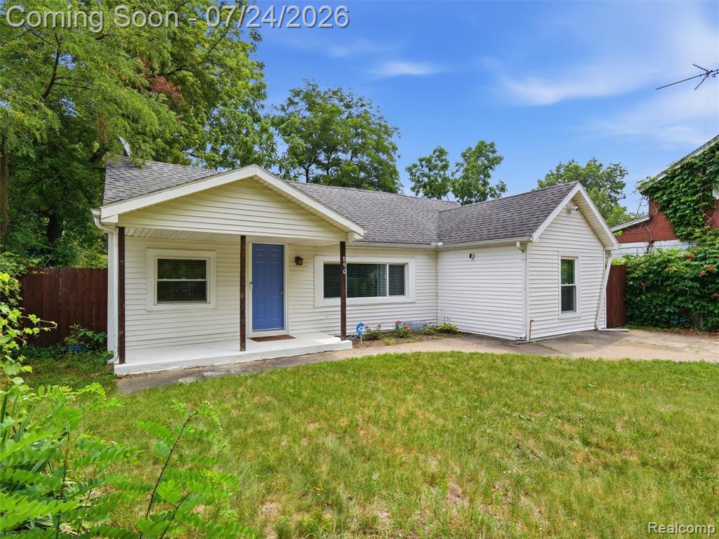 890 E Grand Boulevard — photo