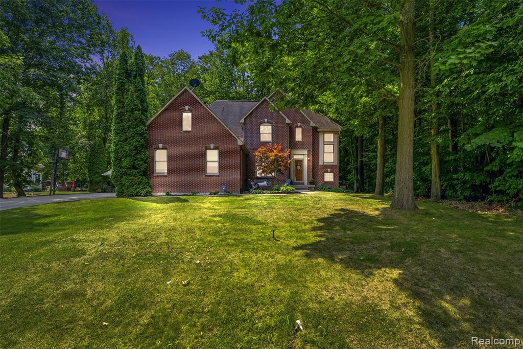 9293 Oakview Drive — photo
