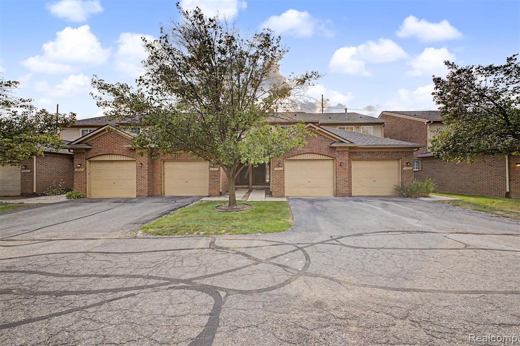9025 Newport Way — photo