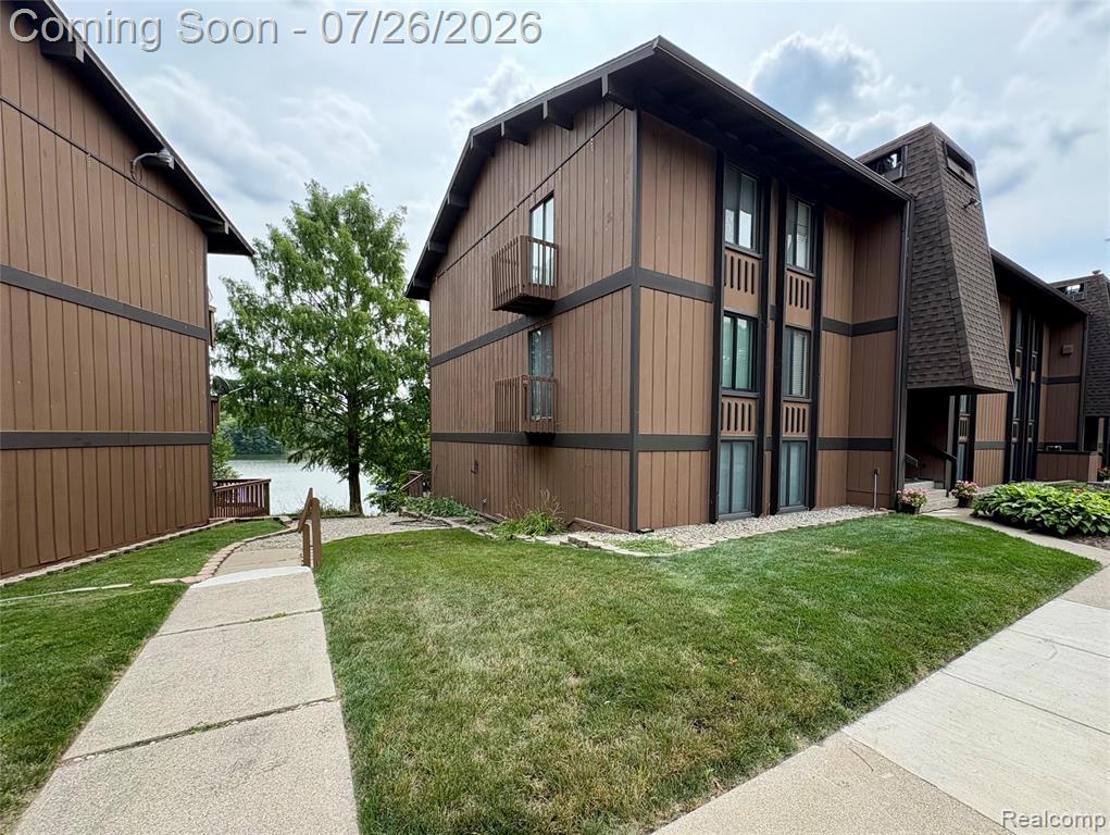 1736 Grove Road 102 — photo