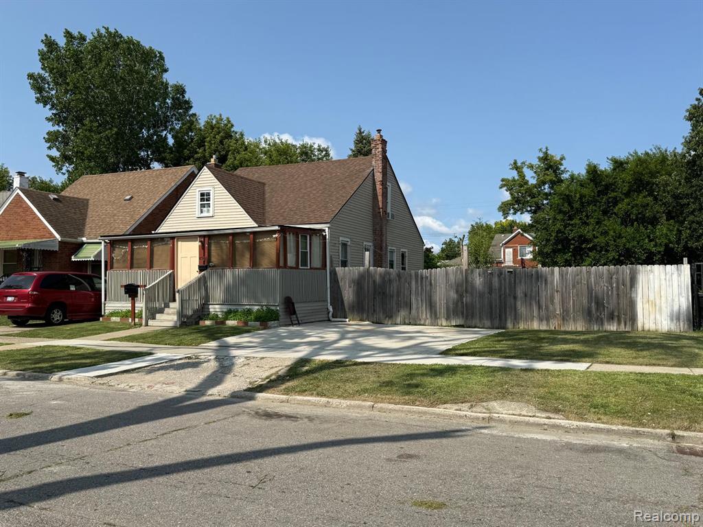 6741 Vaughan Street — photo