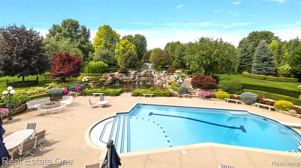5250 orchard ridge dr, ROCHESTER MI 48306 — photo 3