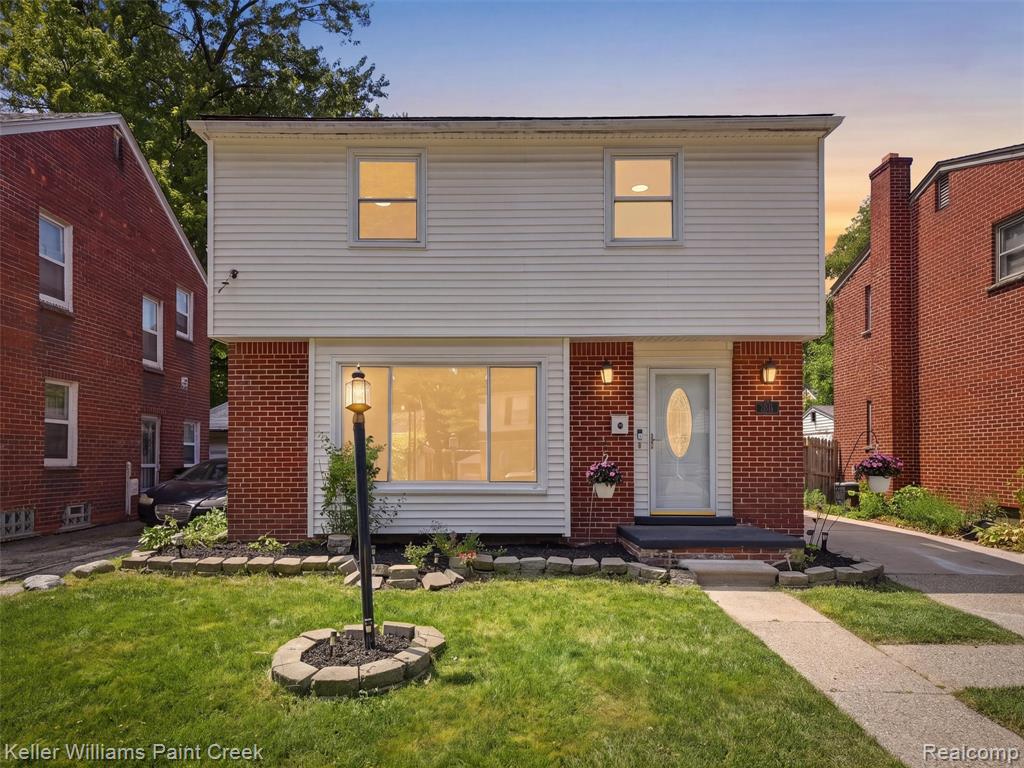 16501 Vaughan Street — photo