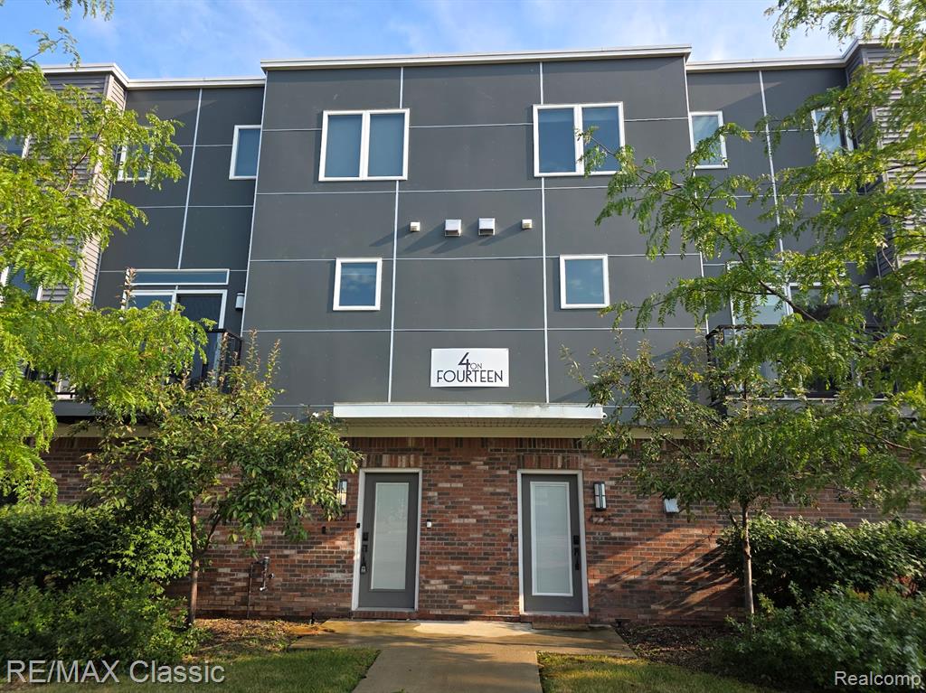 4225 W 14 Mile Road Suite 100 — photo