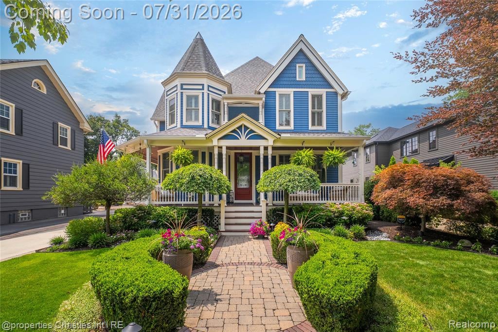 825 Hazelwood Street — photo