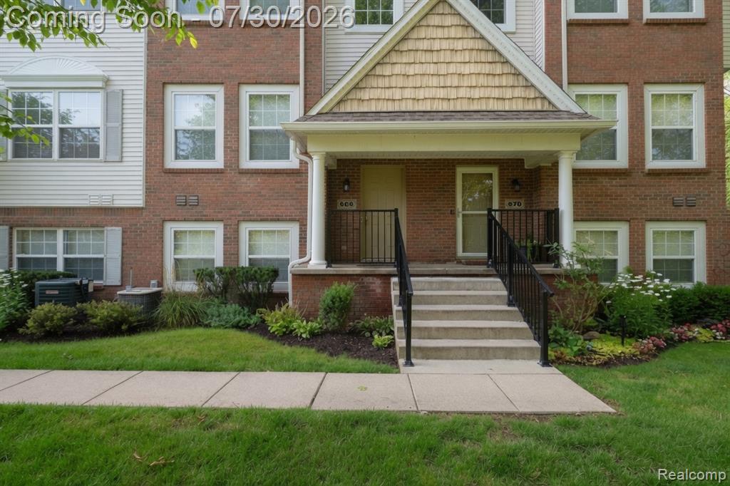 868 Eagle Drive — photo