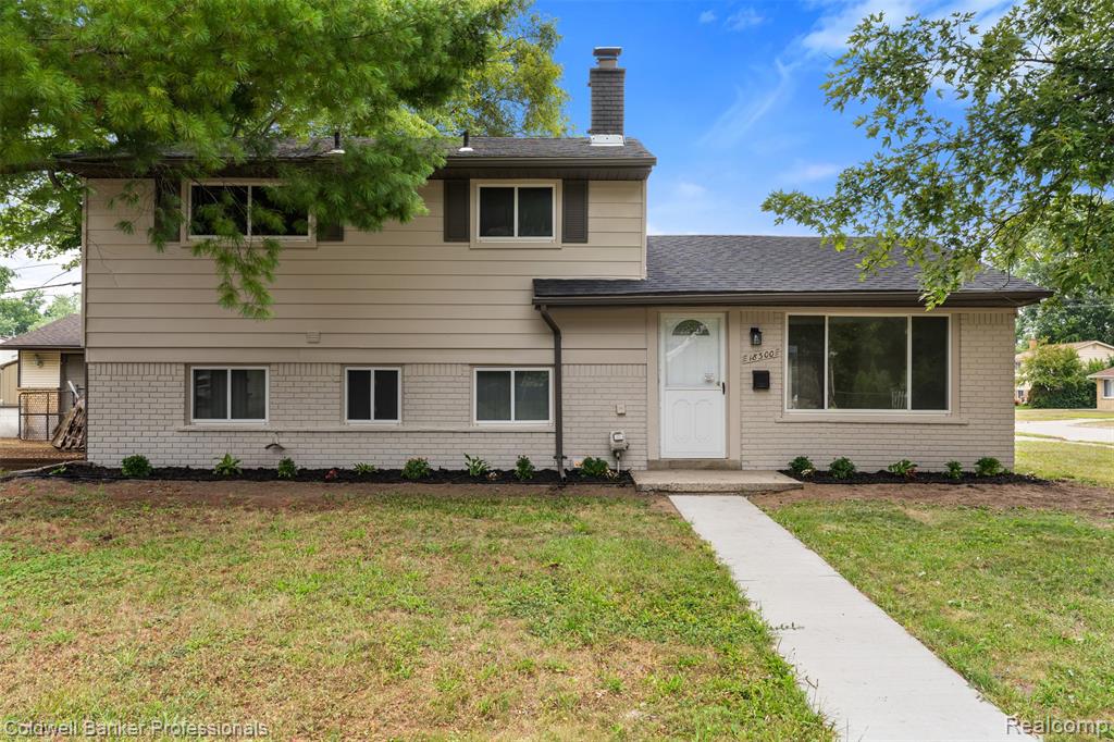 18300 Melvin Street — photo