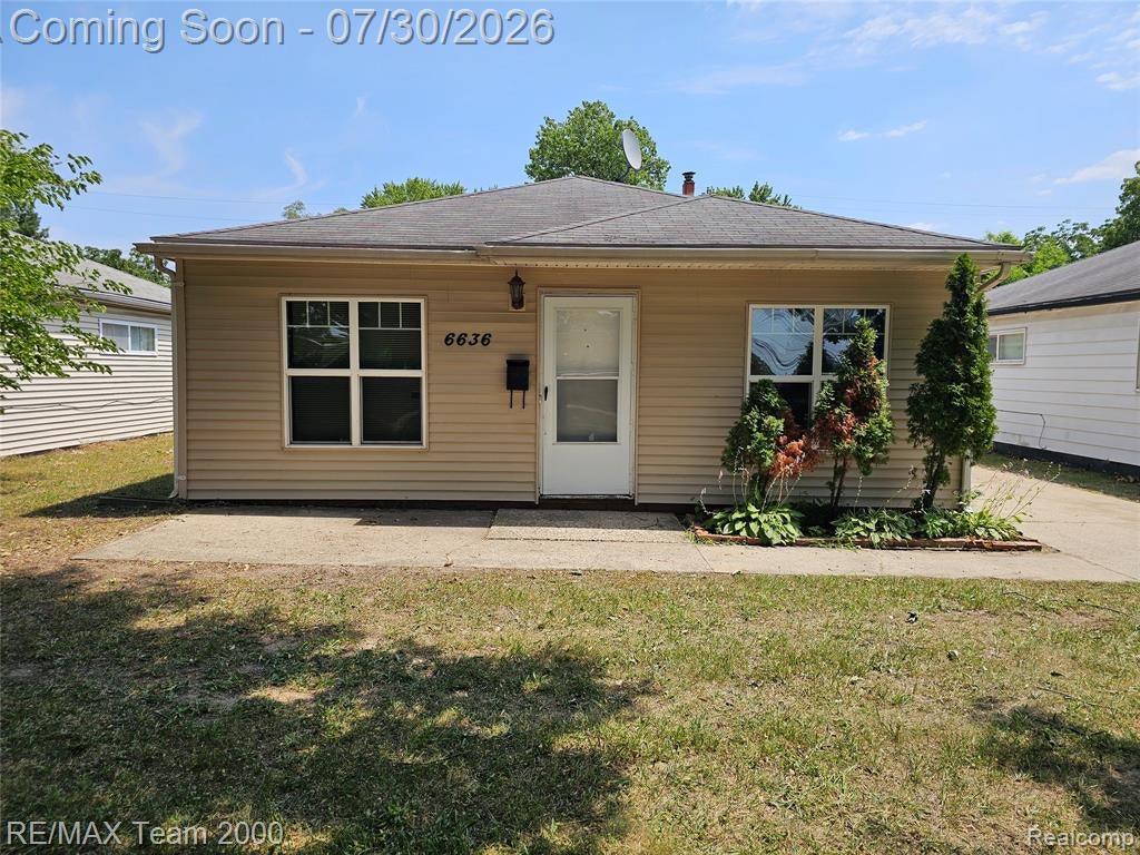 6636 N Waverly Street — photo