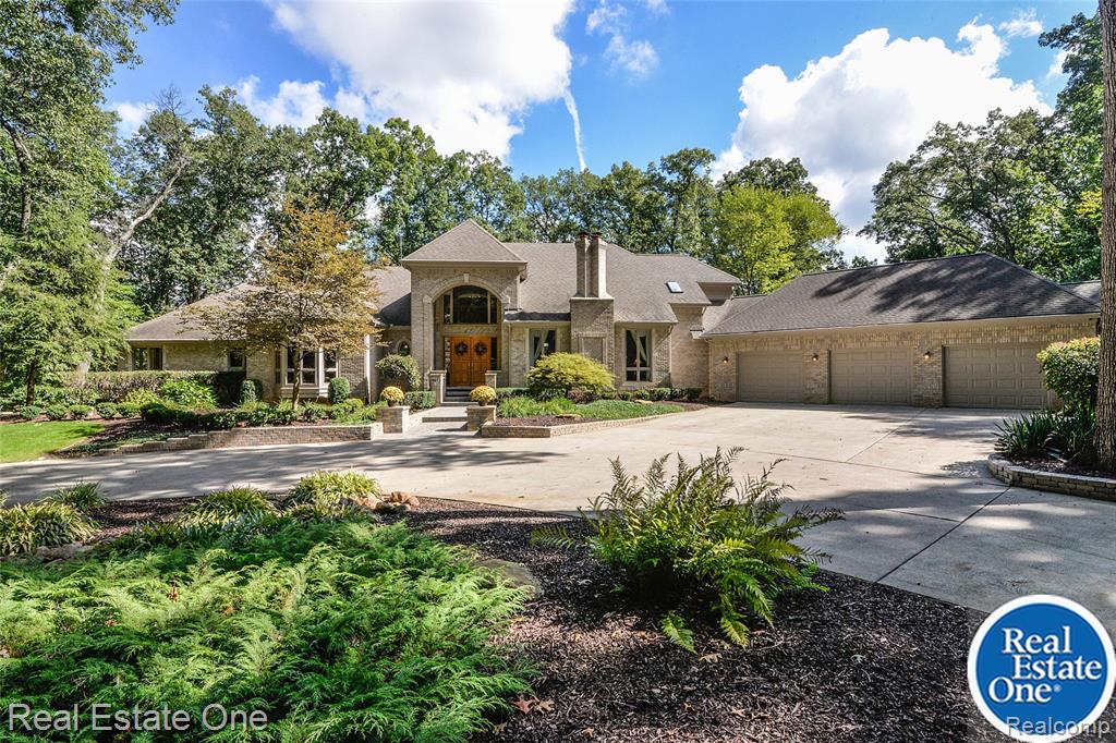 9673 Cross Creek Drive — photo